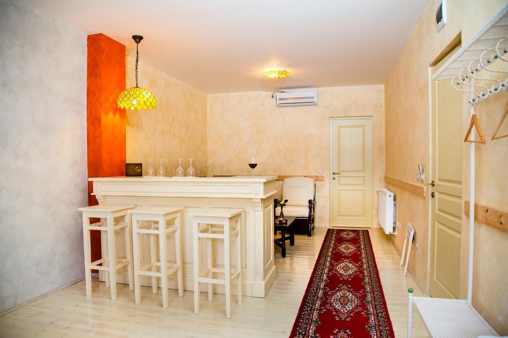 Country Court Bed & Breakfast Curteni Dış mekan fotoğraf
