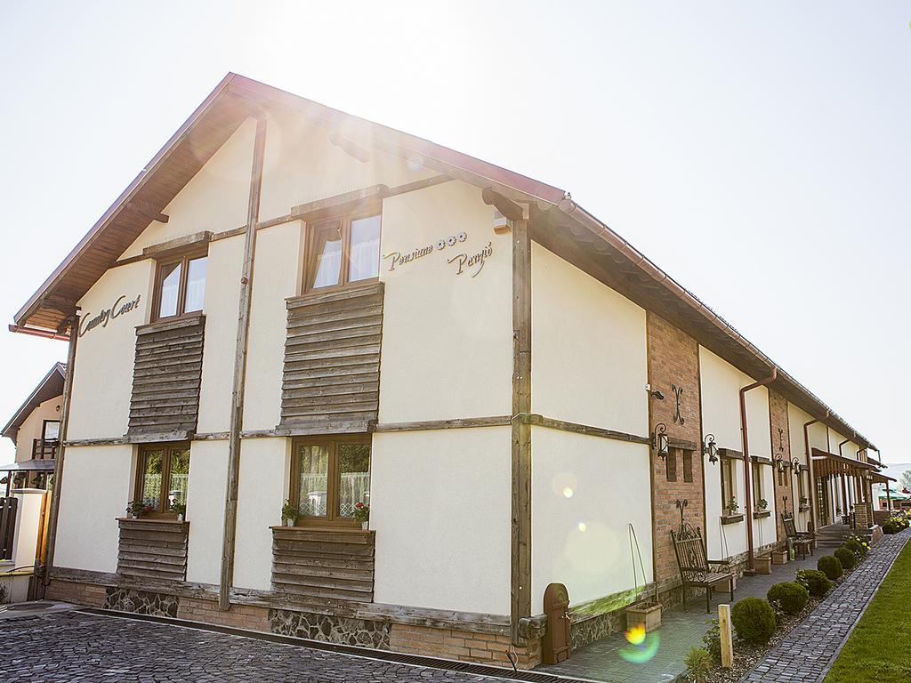 Country Court Bed & Breakfast Curteni Dış mekan fotoğraf