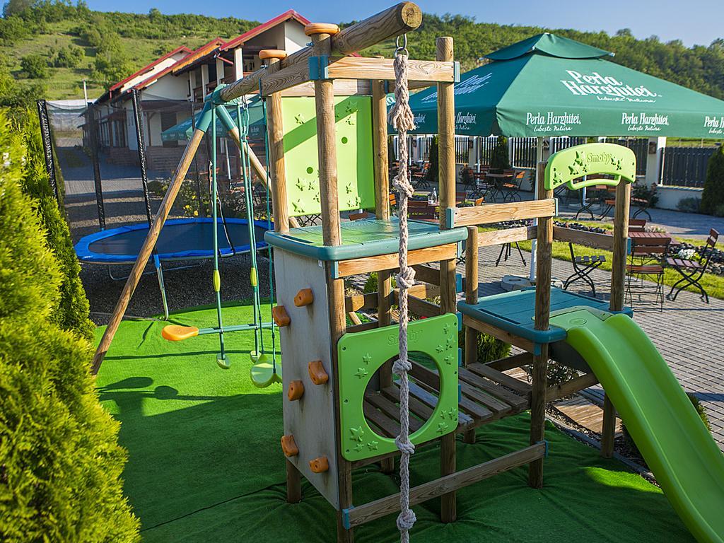 Country Court Bed & Breakfast Curteni Dış mekan fotoğraf