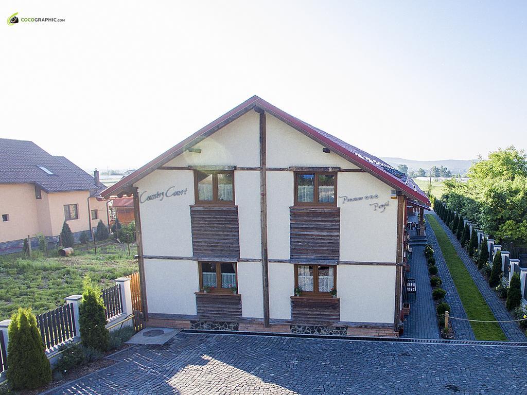 Country Court Bed & Breakfast Curteni Dış mekan fotoğraf